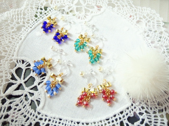 リボンとビーズのドール用しゃらんらノンホールピアス