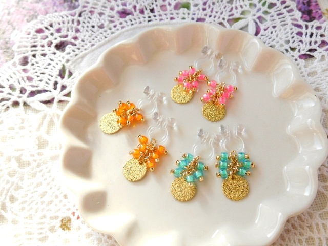 スターダストディスクとシードビーズのしゃらんらドール用ノンホールピアス