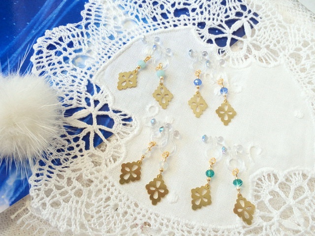 菱レースクロスとガラスビーズのドール用ノンホールピアス