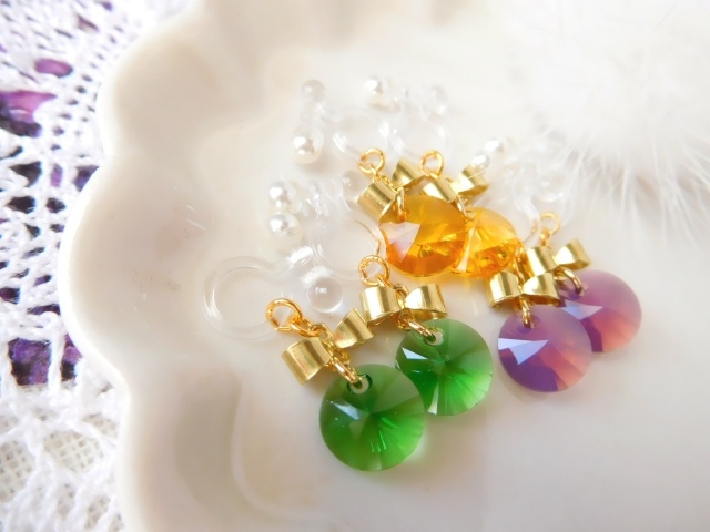 リボンとクリスタライズ6428のドール用ノンホールピアス