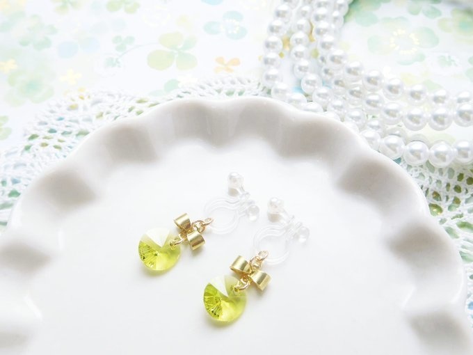 リボンとクリスタライズ6428のドール用ノンホールピアス