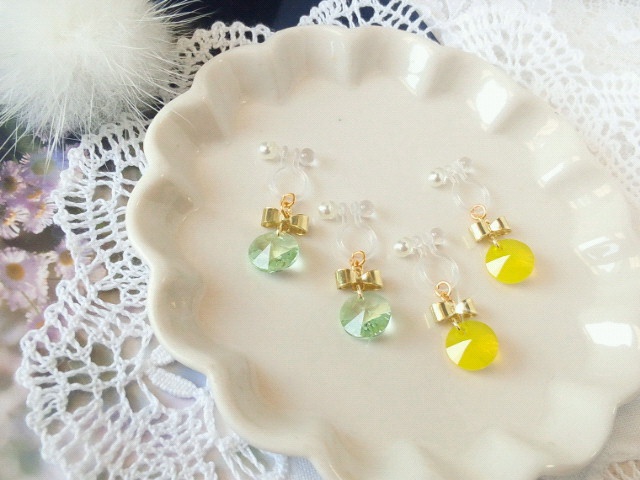 リボンとクリスタライズ6428のドール用ノンホールピアス