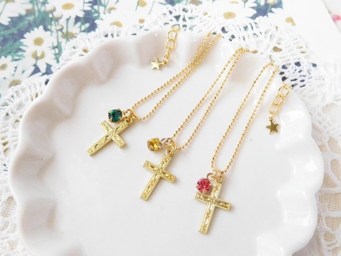 柄入クロスとクリスタライズのドール用ネックレス