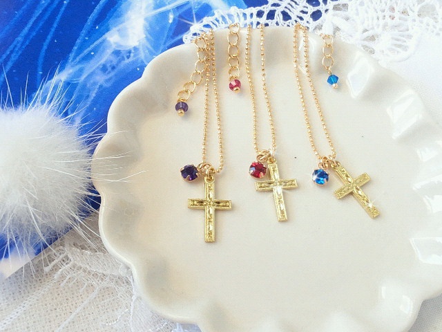 柄入クロスとクリスタライズのドール用ネックレス