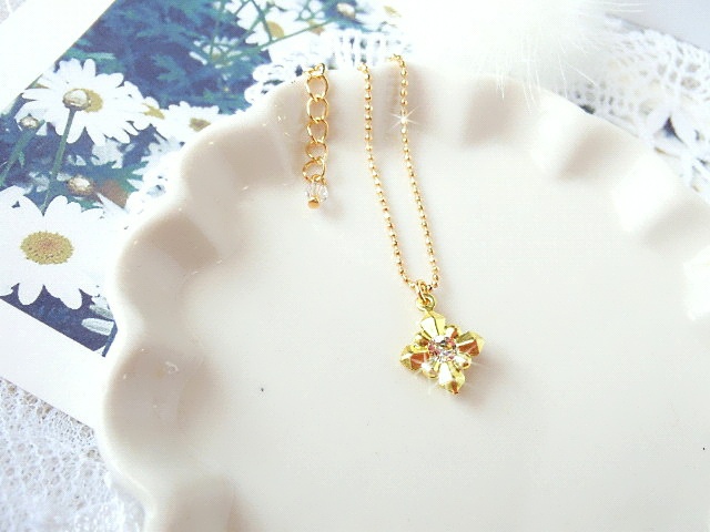 ラインストーンフラワーチャームのドール用ネックレス