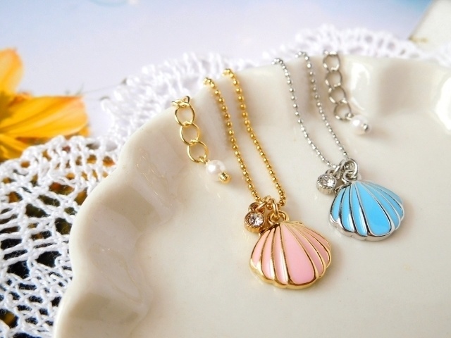 エポシェルとミニラインストーンのドール用ネックレス