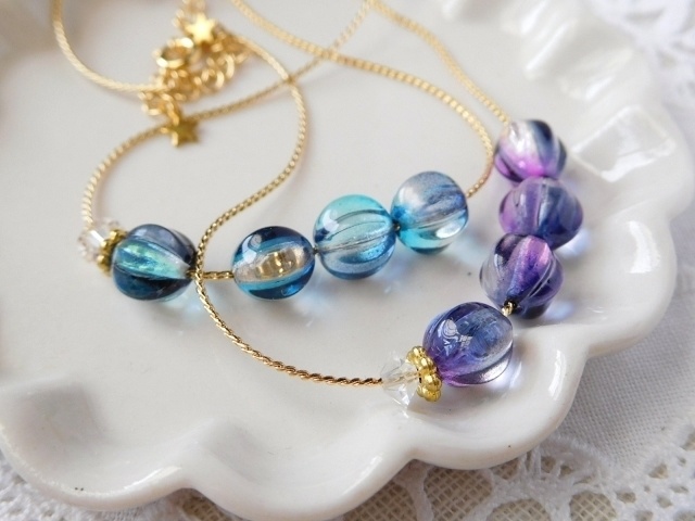 ツートンメロンのスイングチェーンドール用ネックレス