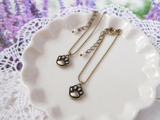 肉球チャームのドール用ネックレス