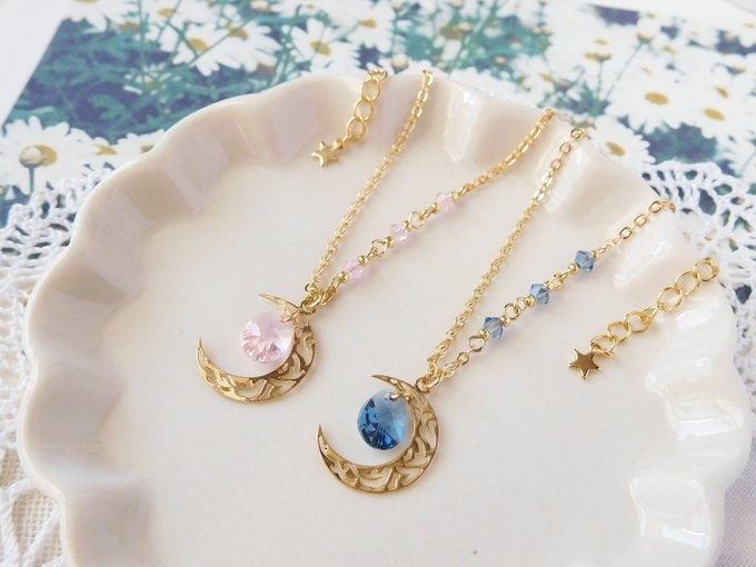 クレッセントムーンとティアドロップのドール用ネックレス