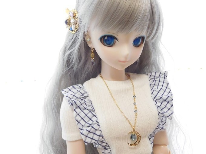 クレッセントムーンとティアドロップのドール用ネックレス