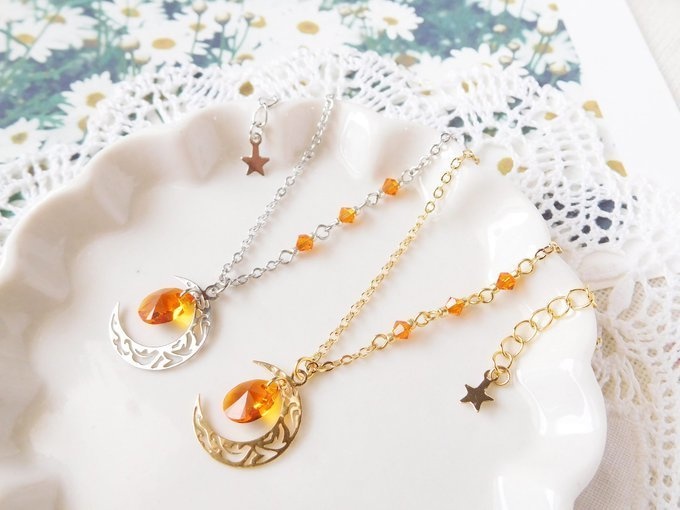 クレッセントムーンとティアドロップのドール用ネックレス