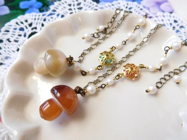 森のきのことお花のドール用ネックレス