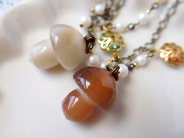 森のきのことお花のドール用ネックレス