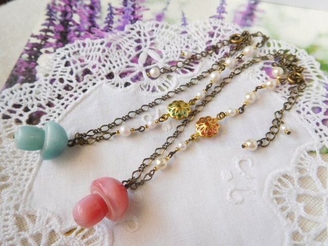 森のきのことお花のドール用ネックレス