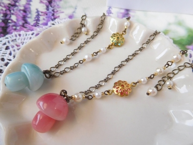 森のきのことお花のドール用ネックレス