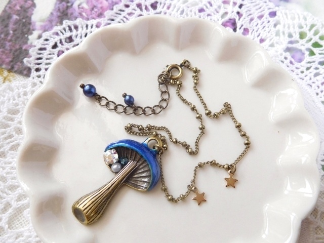 銀河ビジューきのこのドール用ネックレス