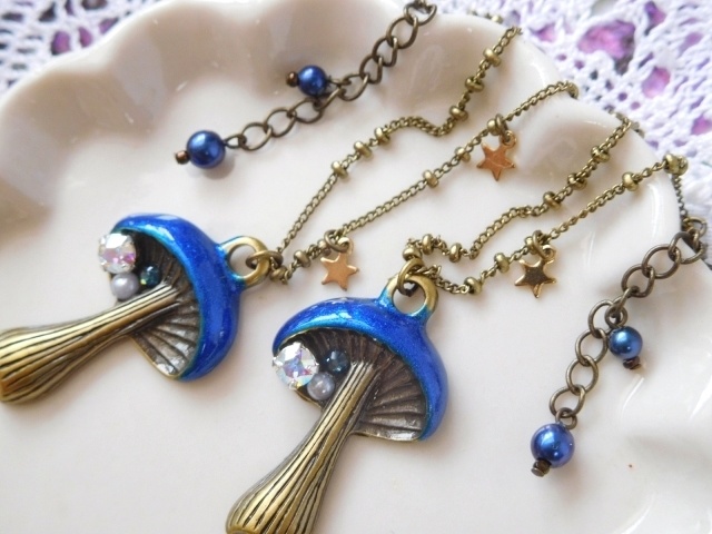 銀河ビジューきのこのドール用ネックレス