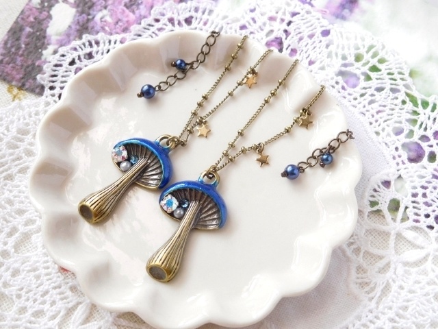 銀河ビジューきのこのドール用ネックレス