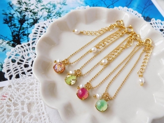 ビンテージジュエルと淡水パールのドール用ネックレス