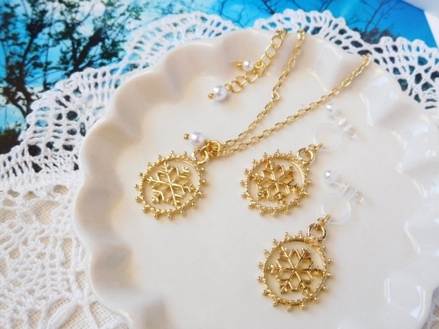 雪の結晶フレームチャームのドール用アクセサリーセット