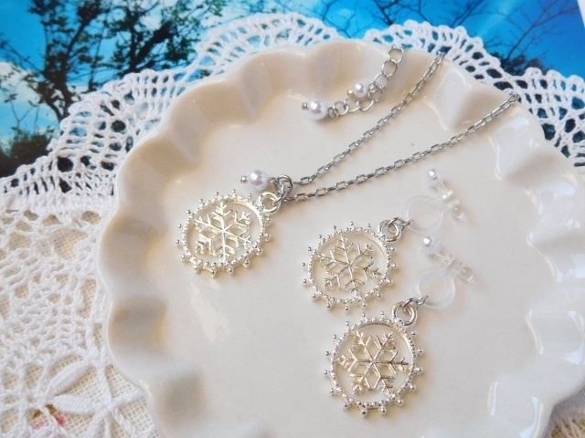 雪の結晶フレームチャームのドール用アクセサリーセット