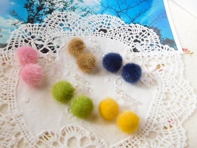 ポンポンエコファーのドール用ノンホールピアス