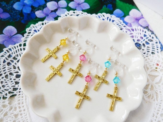 刻み模様十字架とクリスタライズのドール用ノンホールピアス