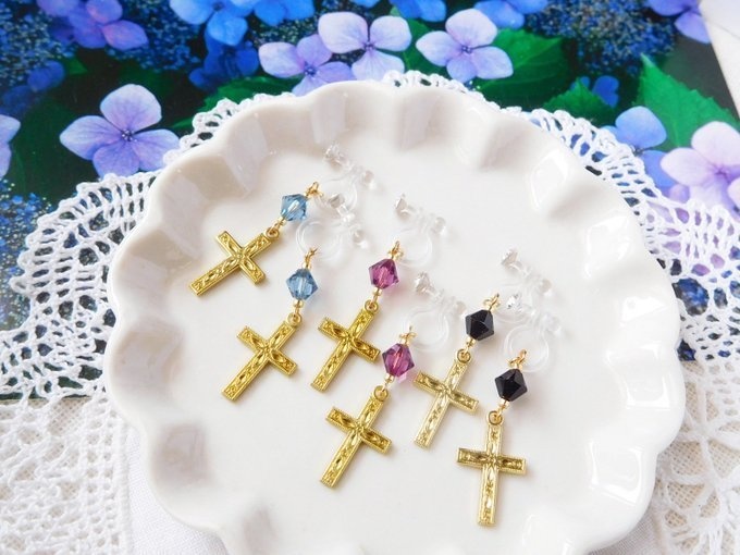 刻み模様十字架とクリスタライズのドール用ノンホールピアス