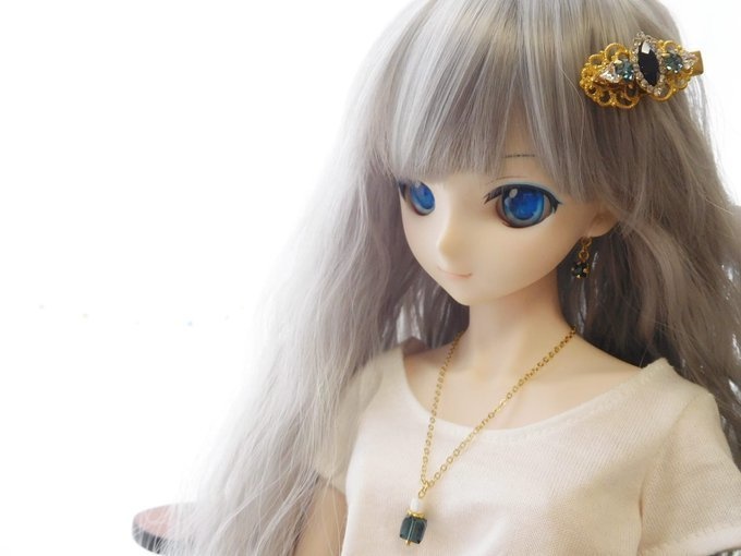 クリスタル香水瓶のドール用ネックレス