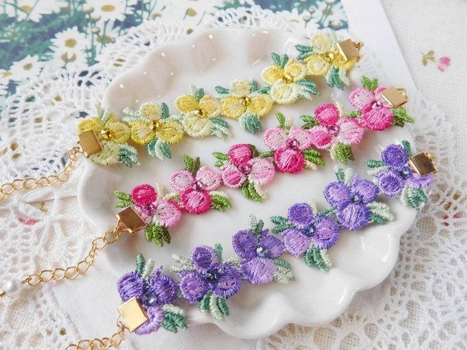 ベリーモチーフレースとクリスタライズのドール用チョーカー