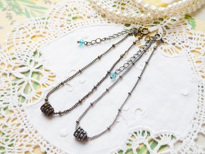 メタルビーズとドットチェーンのドール用セミロングネックレス