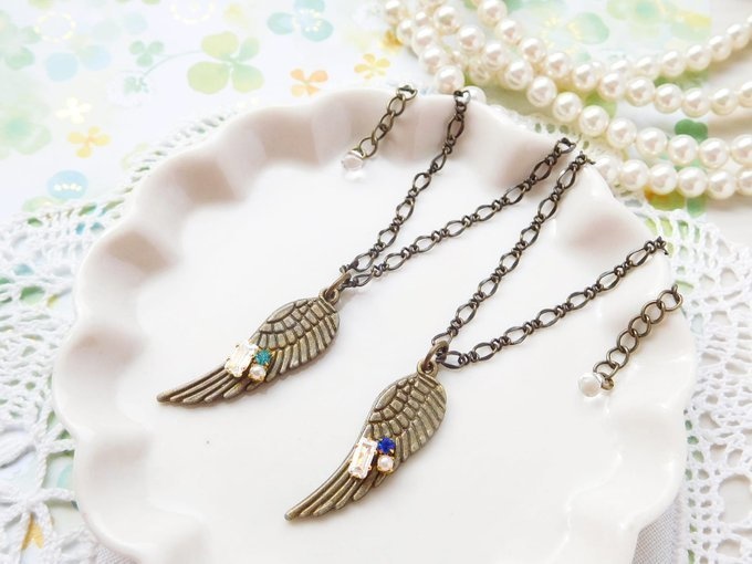 ジュエル羽チャームのドール用セミロングネックレス