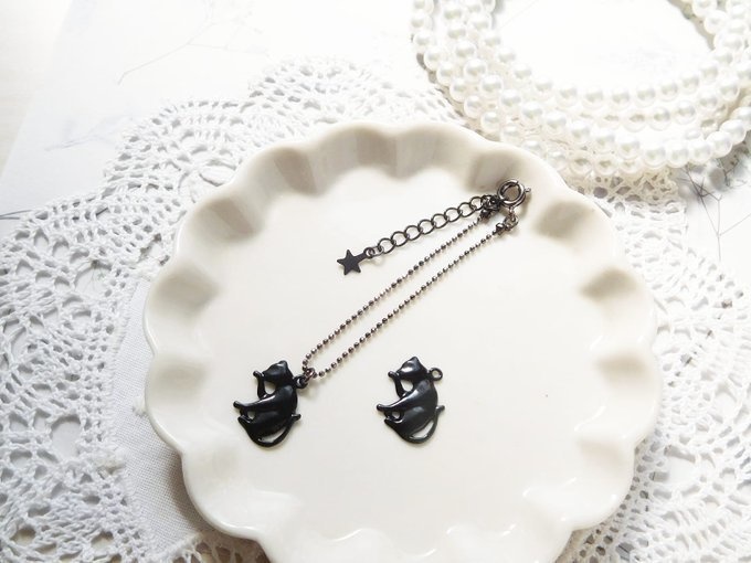 毛づくろい黒猫チャンドール用ネックレス