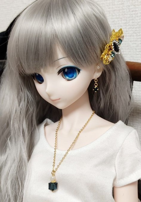 マーキスとプレシオサジュエルのヘアクリップ