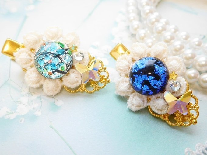 ブルーガラスカボションと蝶々のヘアクリップ