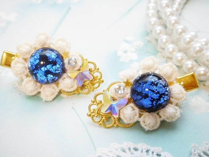 ブルーガラスカボションと蝶々のヘアクリップ