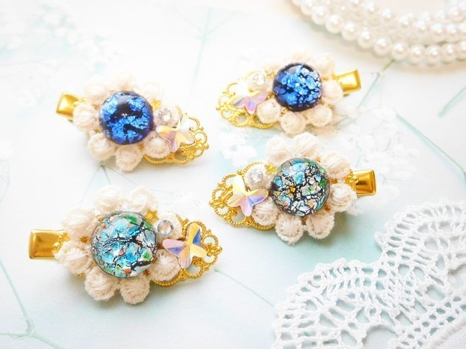 ブルーガラスカボションと蝶々のヘアクリップ