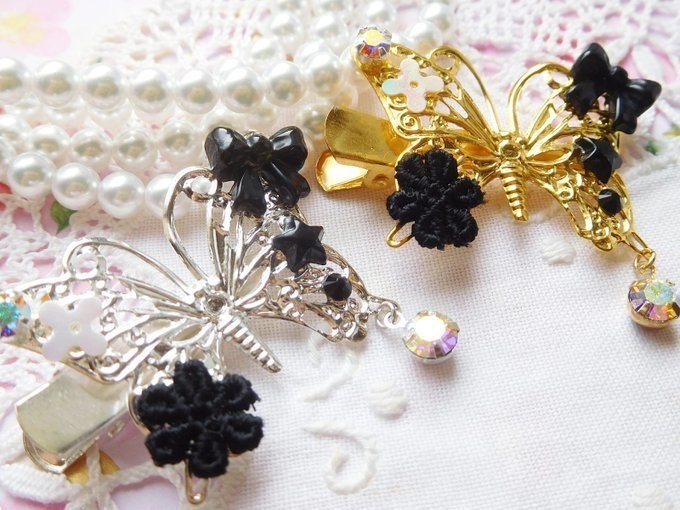 黒リボンとビジューの蝶々ヘアクリップ