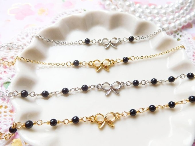 きんいろ/ぎんいろリボンと黒ラッカービーズのドール用チョーカー