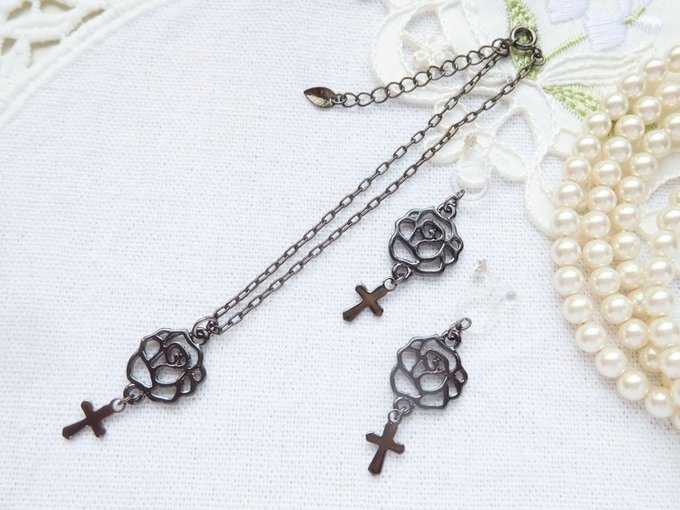 薔薇とクロスのドール用アクセサリーセット