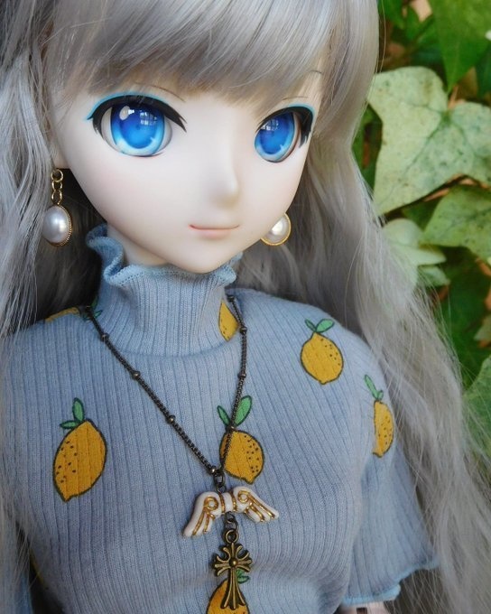 白翼とチャームのドール用セミロングネックレス