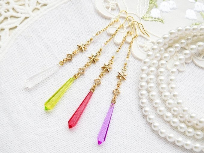 尖りアクリルシャンデリアとアスタリスクのドール用ウィッグピアス