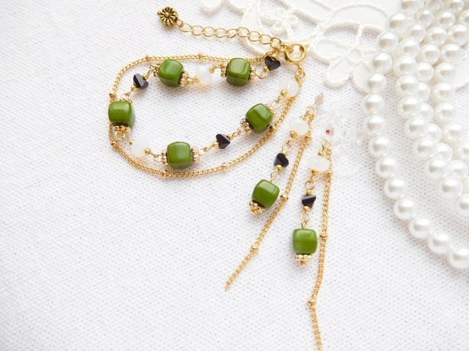 レトロカラーキューブチェコガラスのドール用アクセサリーセット