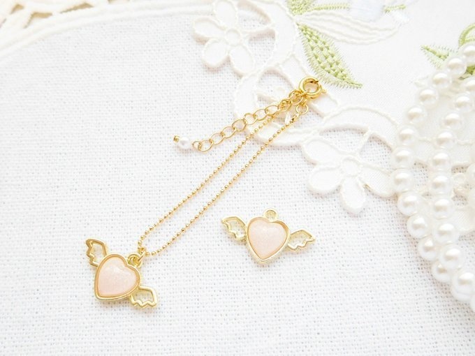 ペールピンクハートウィングのドール用ネックレス