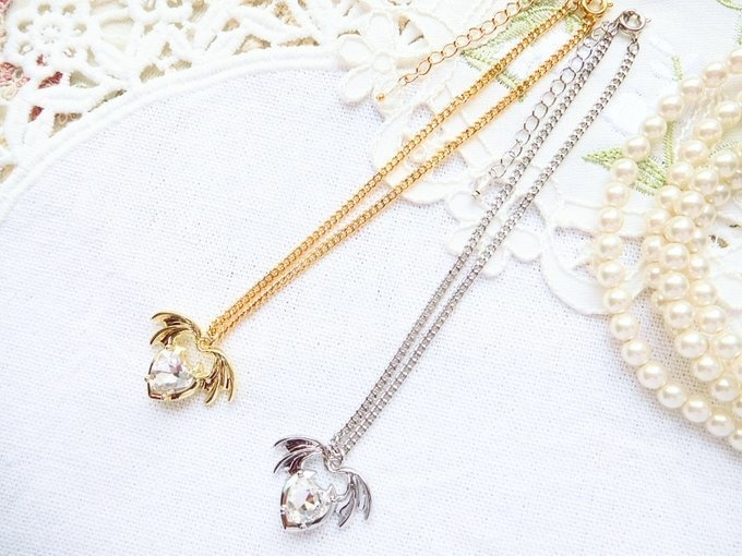 デビルウイングガラスハートチャームのドール用ロングネックレス