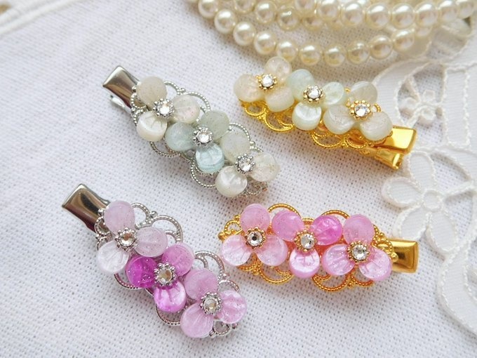 クローバーラインストーンのヘアクリップ