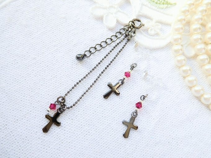 プチブラッククロスとクリスタライズのドール用ネックレス&ノンホールピアス