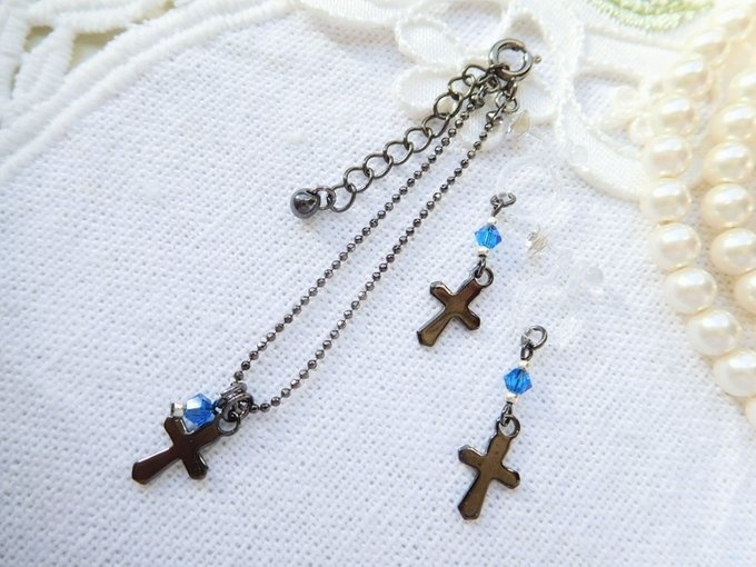 プチブラッククロスとクリスタライズのドール用ネックレス&ノンホールピアス