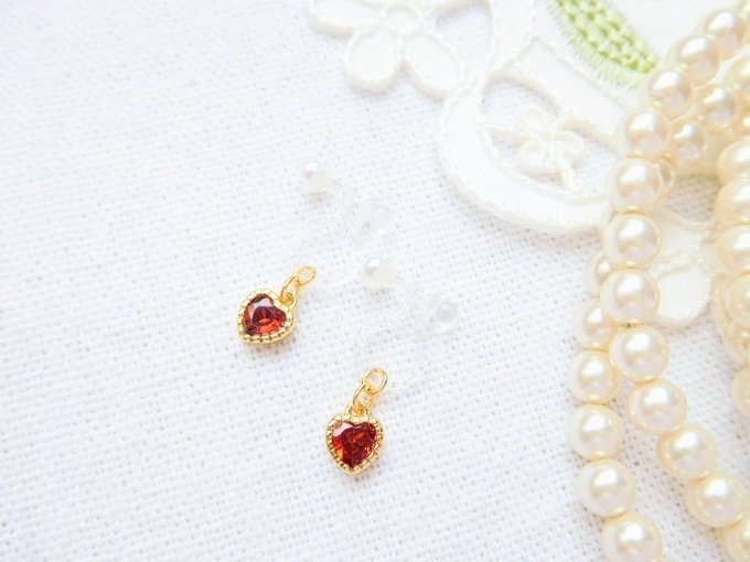 オレンジレッドジルコニアプティハートのドール用ノンホールピアス