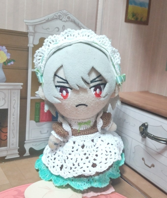 レース編みチョコミントメイド服